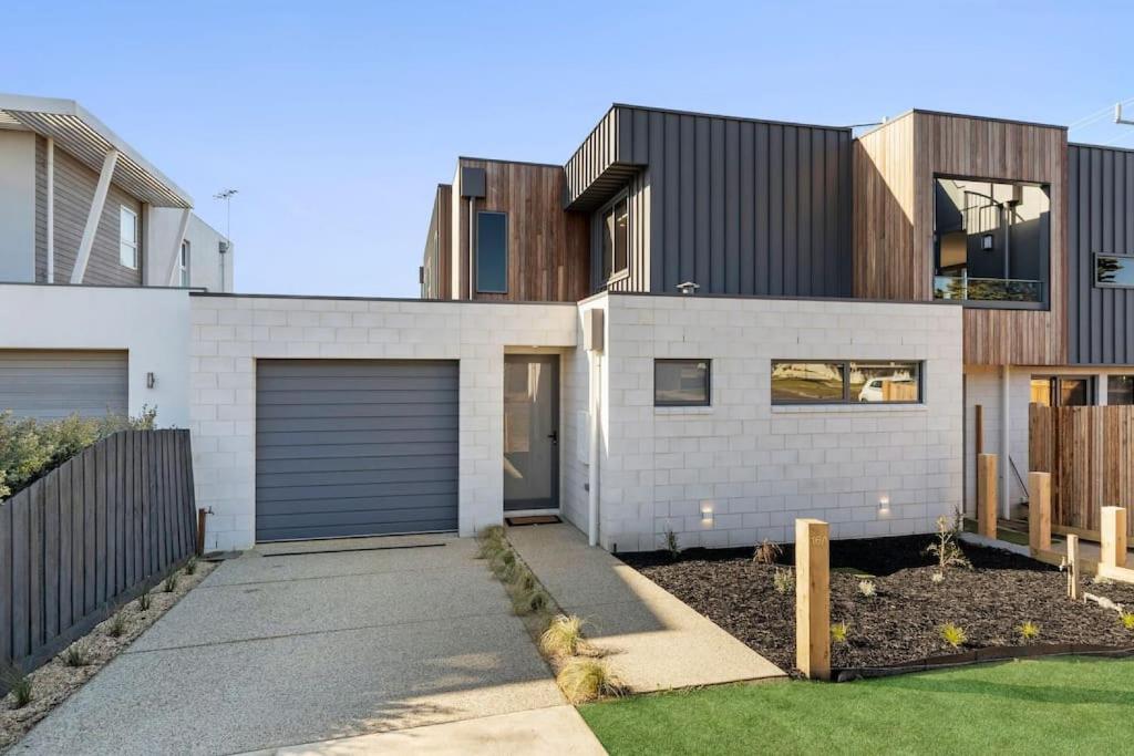 Just built luxury Townhouse photo 1