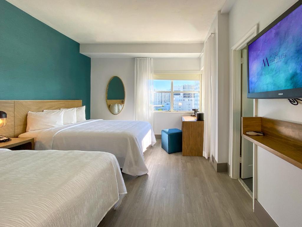 Четырехместный (Классический двухместный номер с 1 кроватью), Marseilles Beachfront Hotel