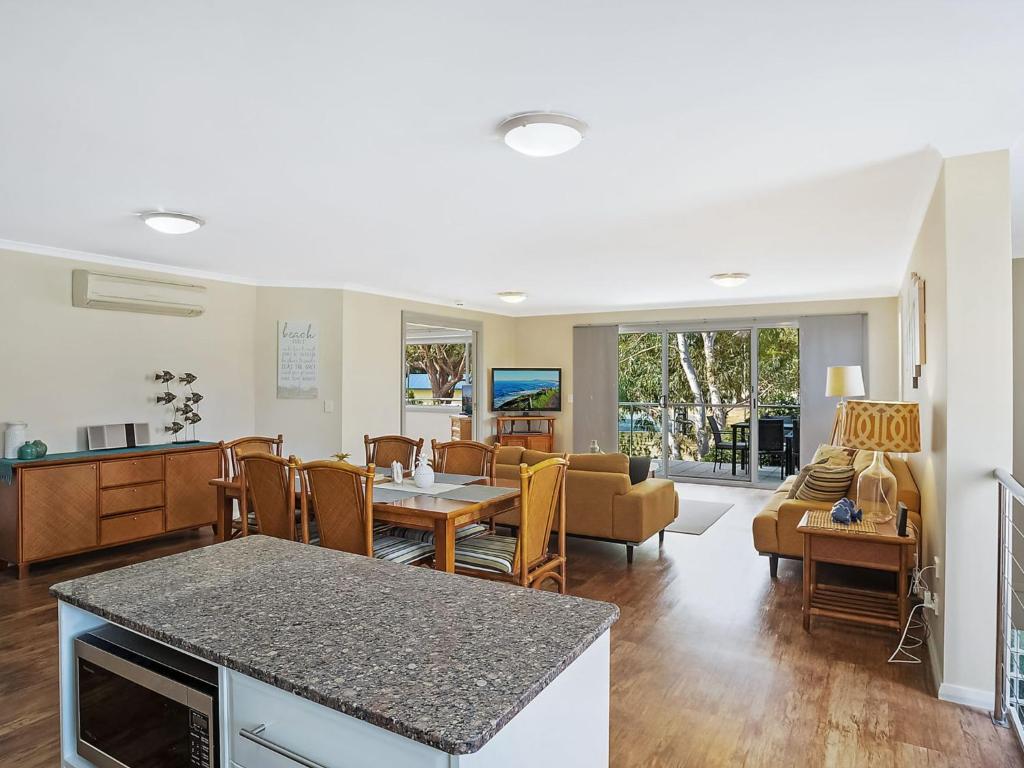 Luxury Boardwalk Apartment Unit 7 photo 1