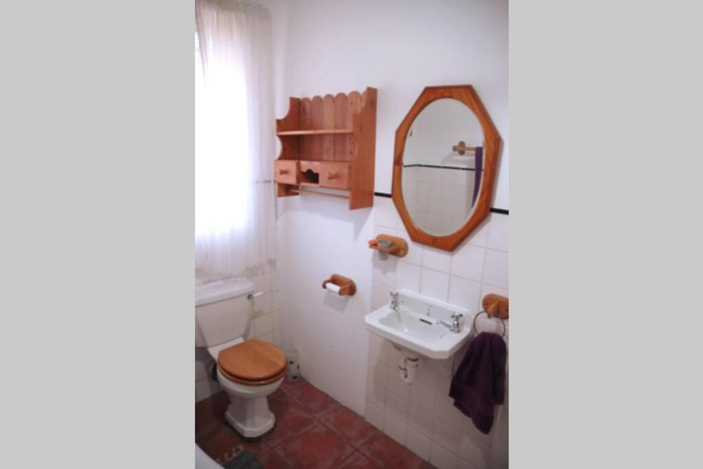 The Homestead - Simple Farm-Style Accommodation photo 3