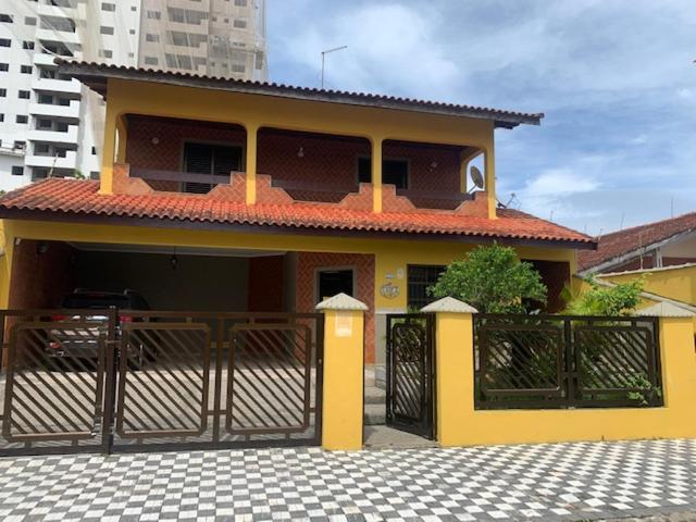 Lindo Sobrado Amarelo -próximo a praia photo 4