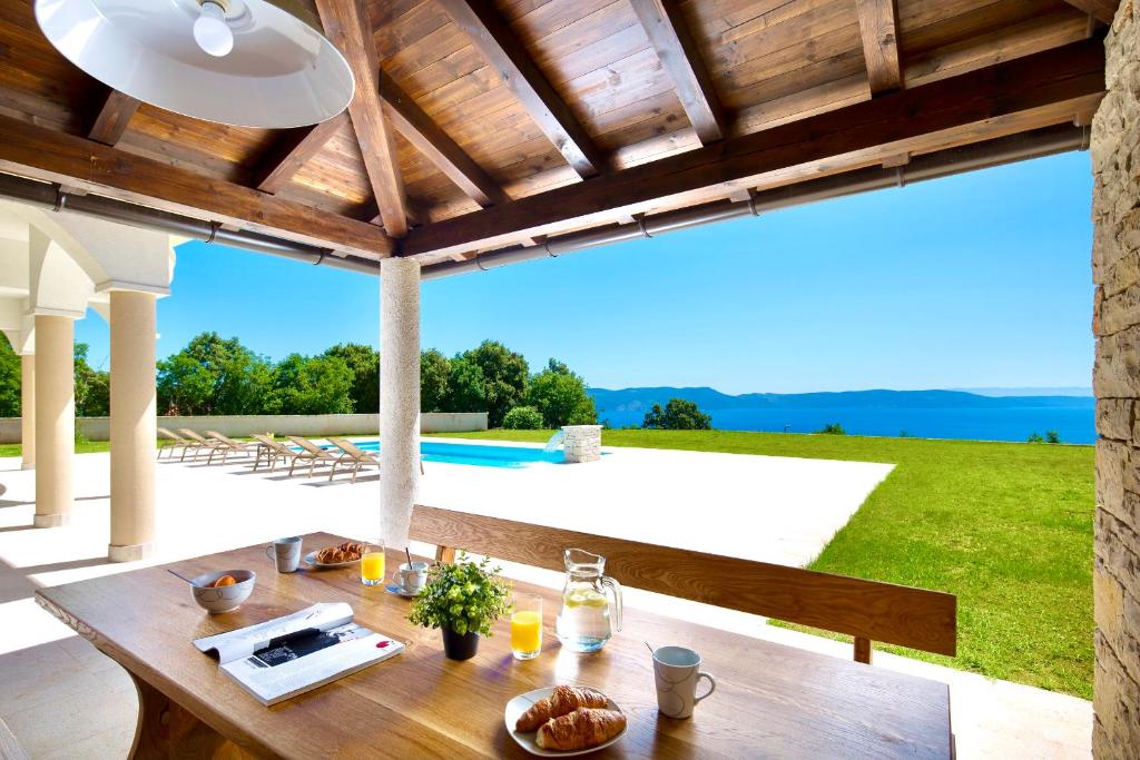 Luxury Panorama Vila with amazing Seaview in Gondolici 7 km from Rabac photo 3