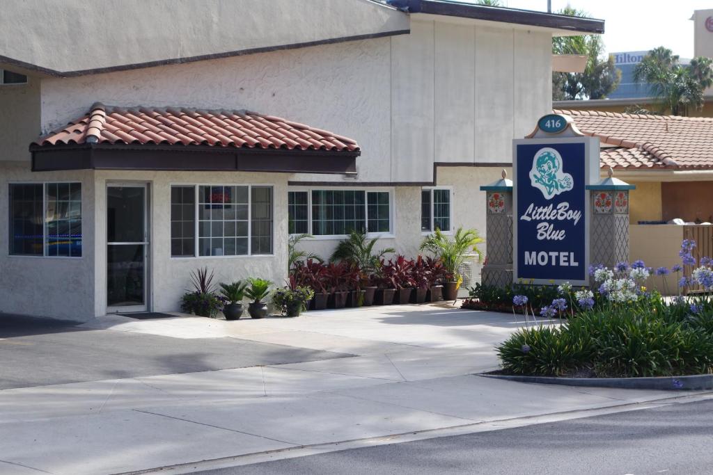 Little Boy Blue Motel image