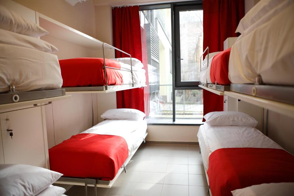 Номер (Общий десятиместный номер для мужчин и женщин), Express Hostel