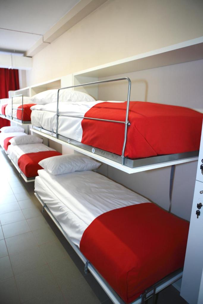 Номер (Кровать в общем номере для мужчин и женщин с 10 кроватями), Express Hostel
