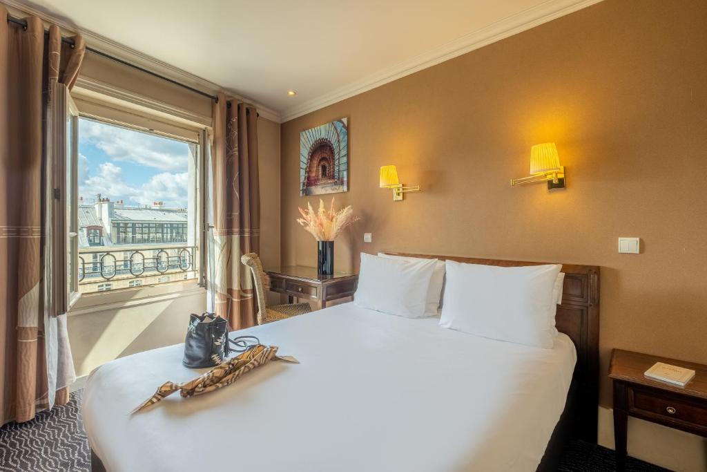 Двухместный (Улучшенный двухместный номер с 1 кроватью), Hotel London
