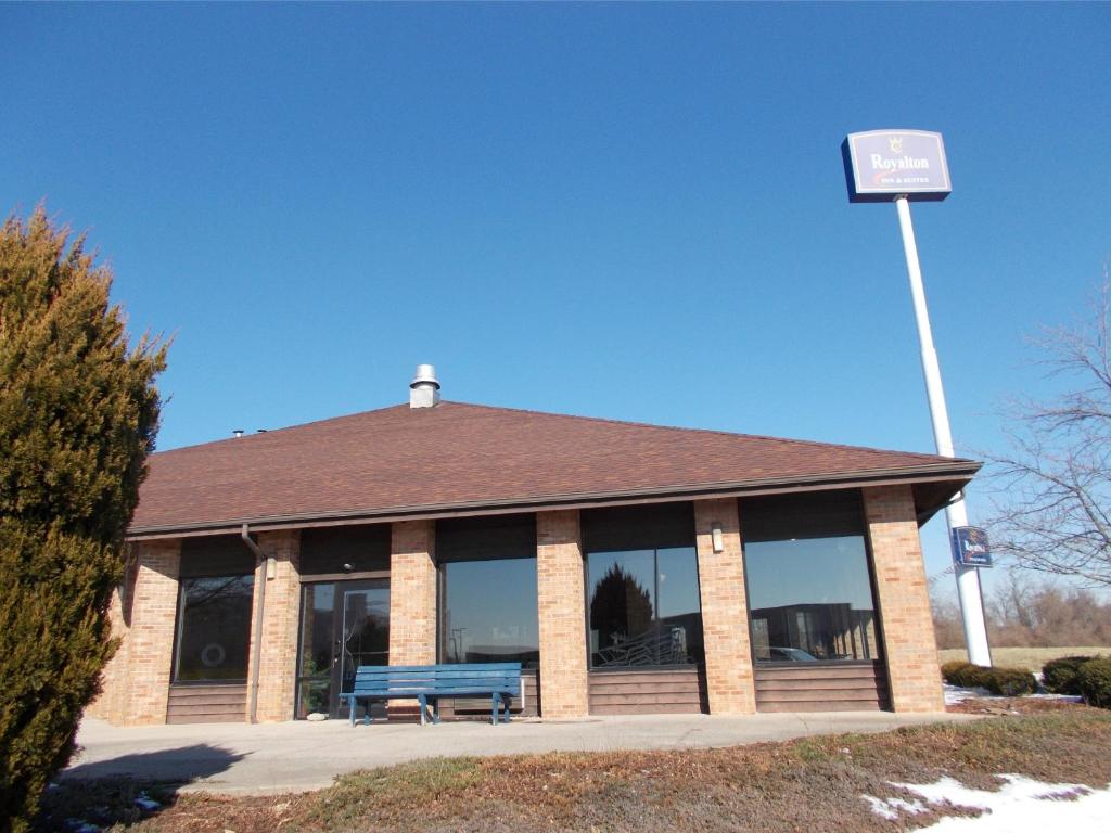 Royalton Inn and Suites, Wilmington,Ohio photo 1