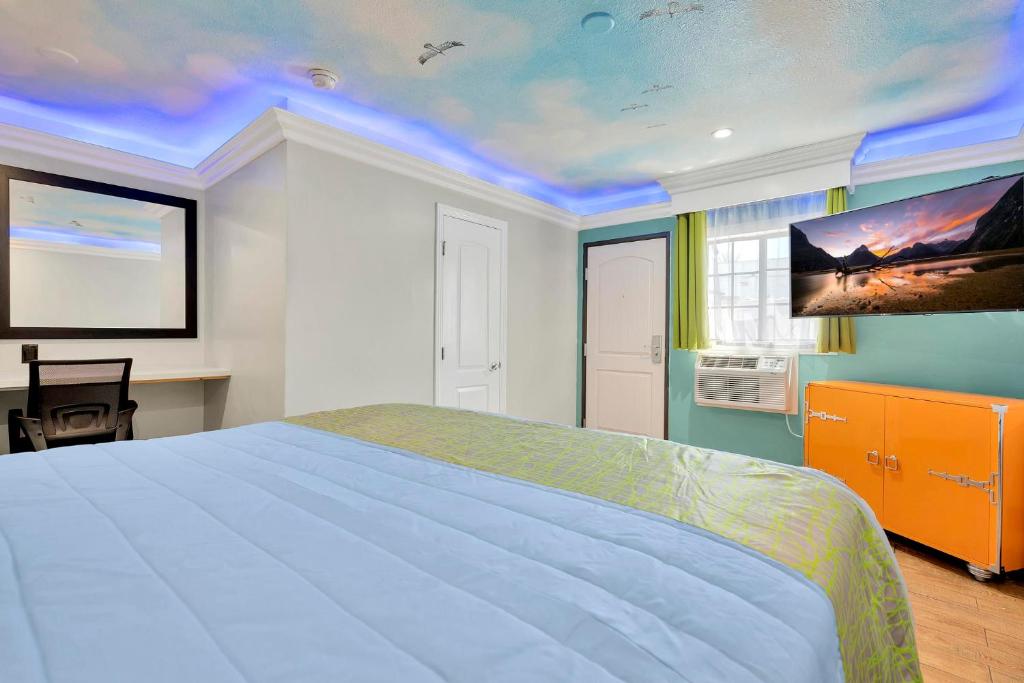 Двухместный (Номер Делюкс с кроватью размера «king-size»), Mid City Inn