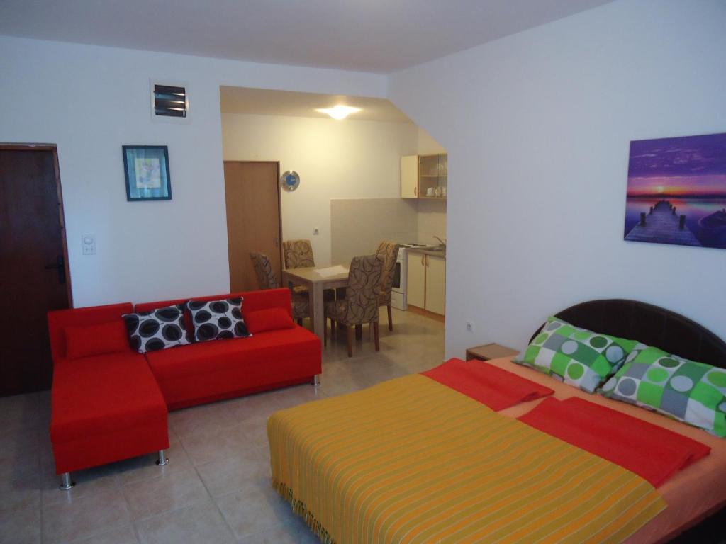Студио (Номер-студио с террасой (3 взрослых).), Apartments Villa Mićunović