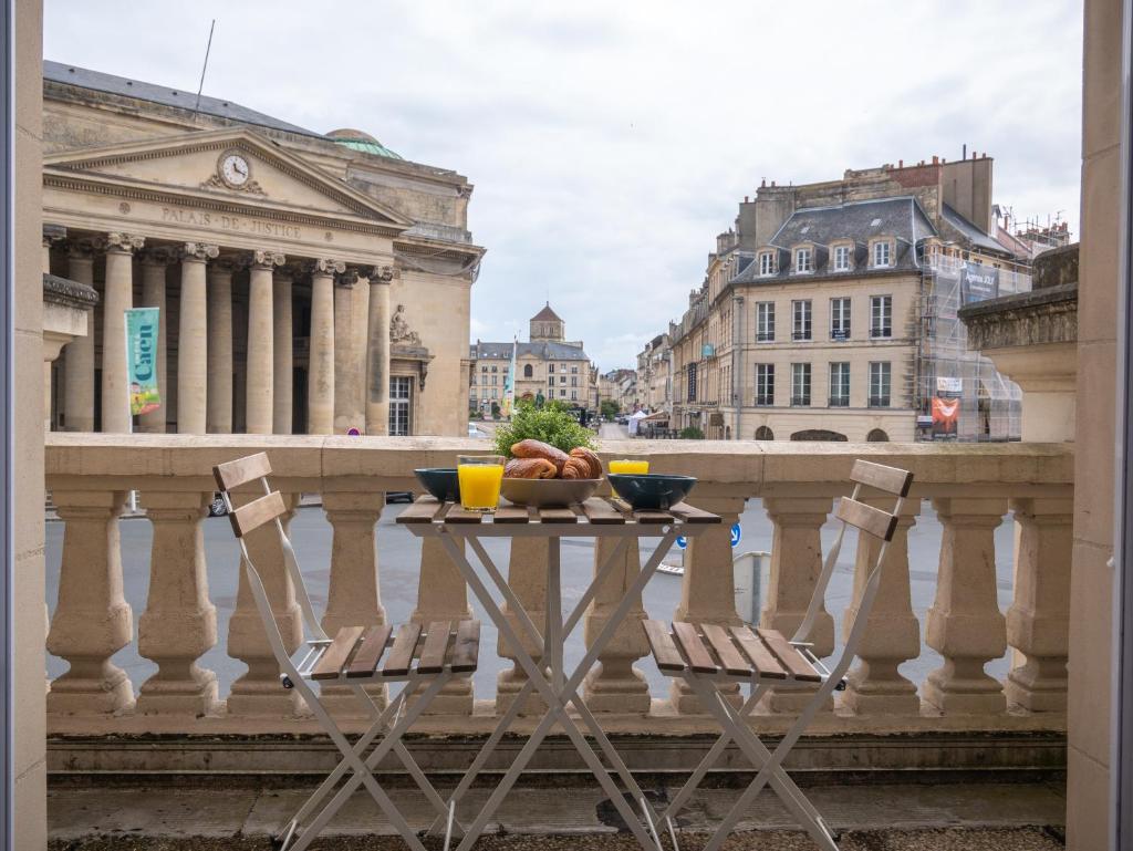 Studio rénové avec terrasse et vue unique ! photo 1