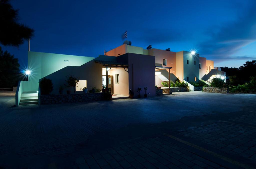 Miraluna Aparthotel photo 3