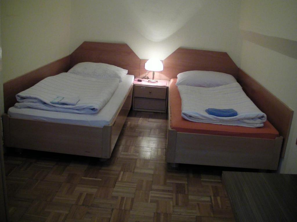 Семейный (Cемейный номер с собственной ванной комнатой), HappyHostel