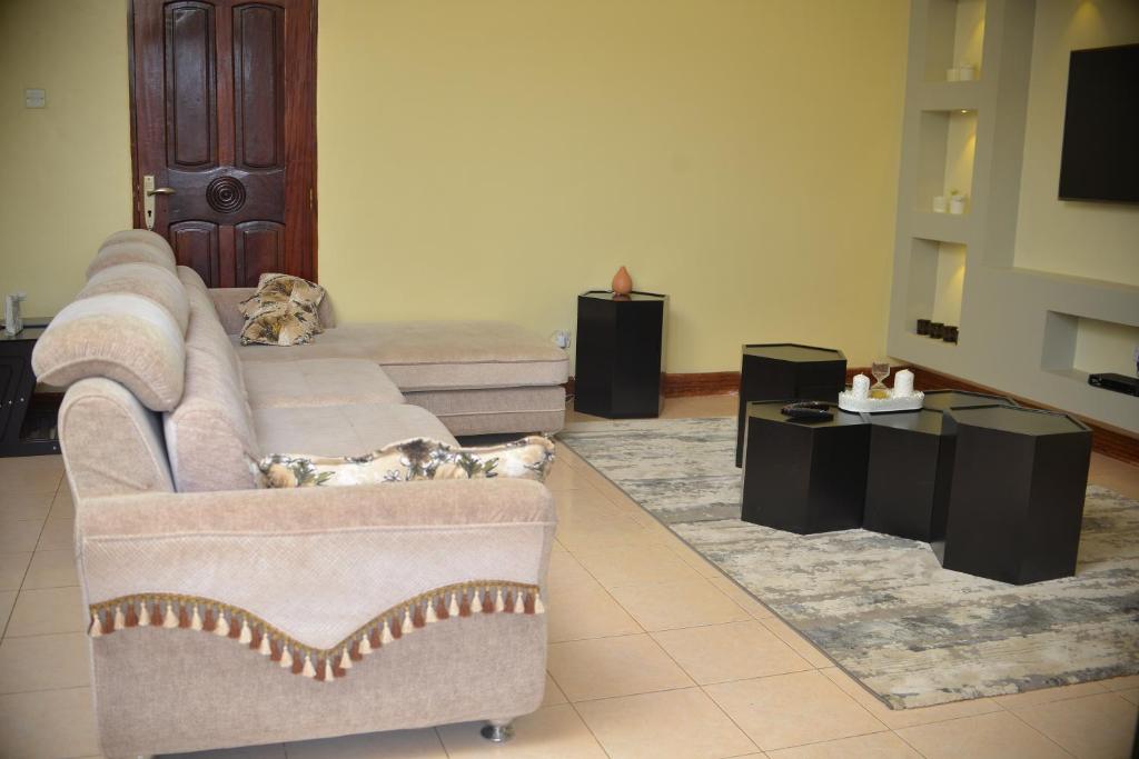 Nile Estates Villa Kiwatule photo 4