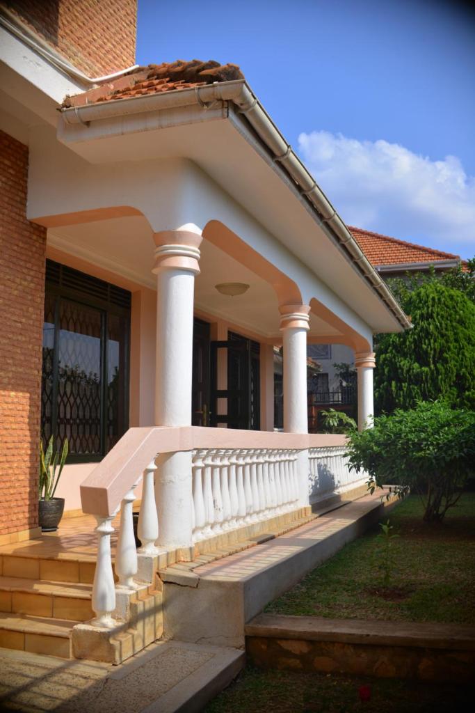 Nile Estates Villa Kiwatule photo 3