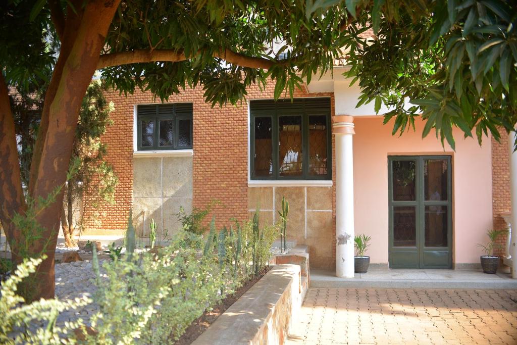 Nile Estates Villa Kiwatule photo 2