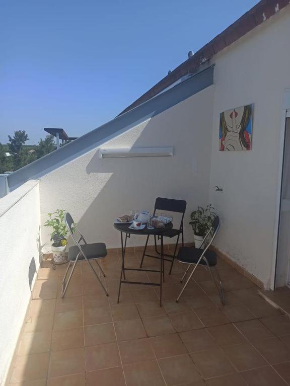 Fantástico ático con terraza, garaje, wifi, con todo para playa, piscina y casa y no facturar maletas! photo 1