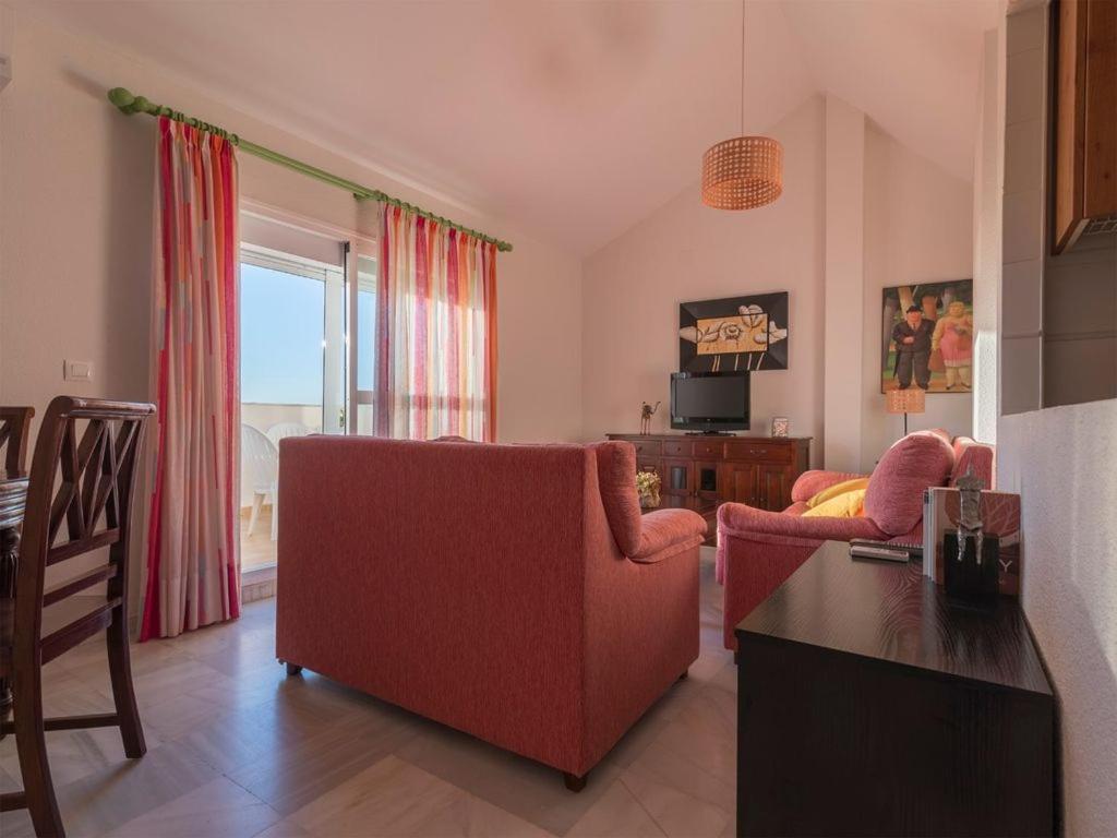 Fantástico ático con terraza, garaje, wifi, con todo para playa, piscina y casa y no facturar maletas! photo 3