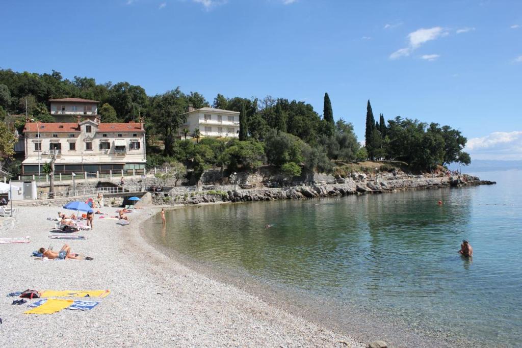 Apartment Gašparac - 30 meters from the beach photo 4