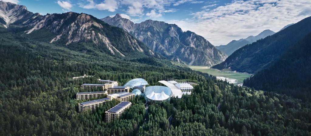 InterContinental Resort Jiuzhai Paradise, an IHG Hotel photo 1