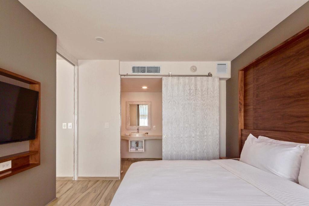 Апартаменты («Ньюпорт Классический»), Newport House Playa Boutique Hotel