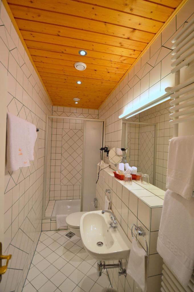 Hotel See-Villa Room Type - Double Room with Lake View