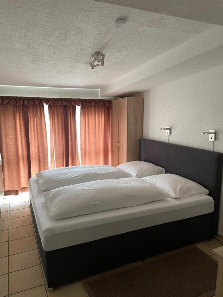 Hotel Restaurant Germania photo 2
