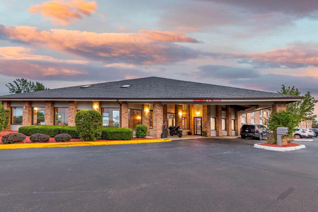 Rodeway Inn image