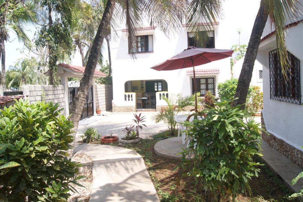 Luciano & Grace Apartments photo 3