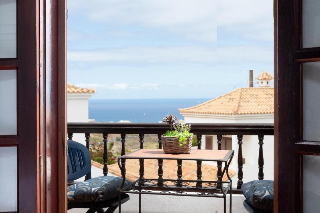 Lovely 2-Bed House with terrace and Pool Chayofa photo 1