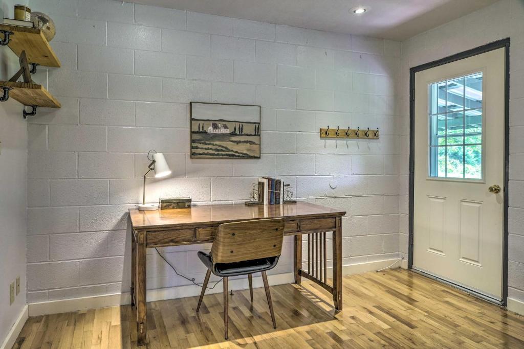 Quiet Country Home in Ava with Chic Interior! photo 1