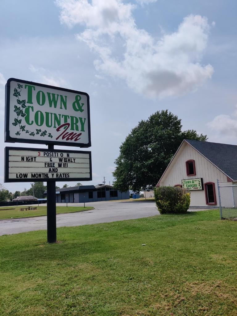 Town and Country INN image