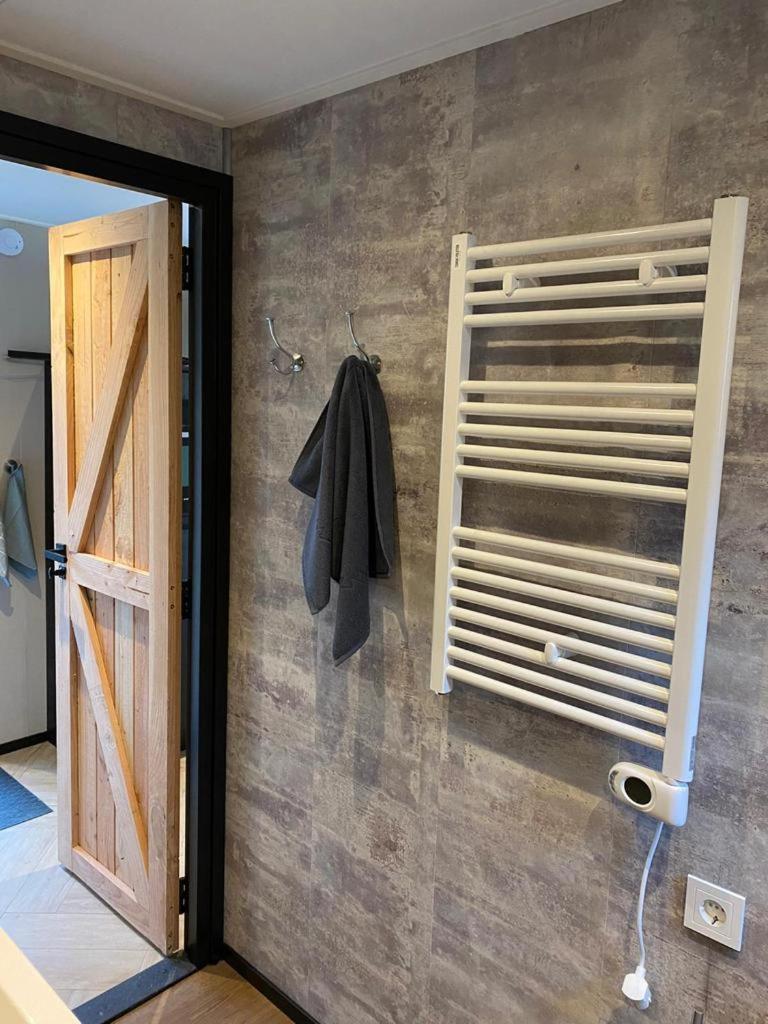 Luxe Veluwse Chalet te huur met sauna photo 3