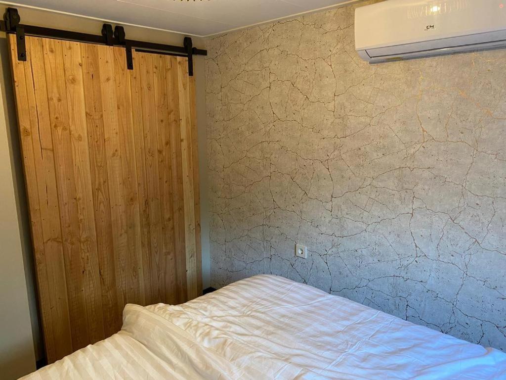 Luxe Veluwse Chalet te huur met sauna photo 4