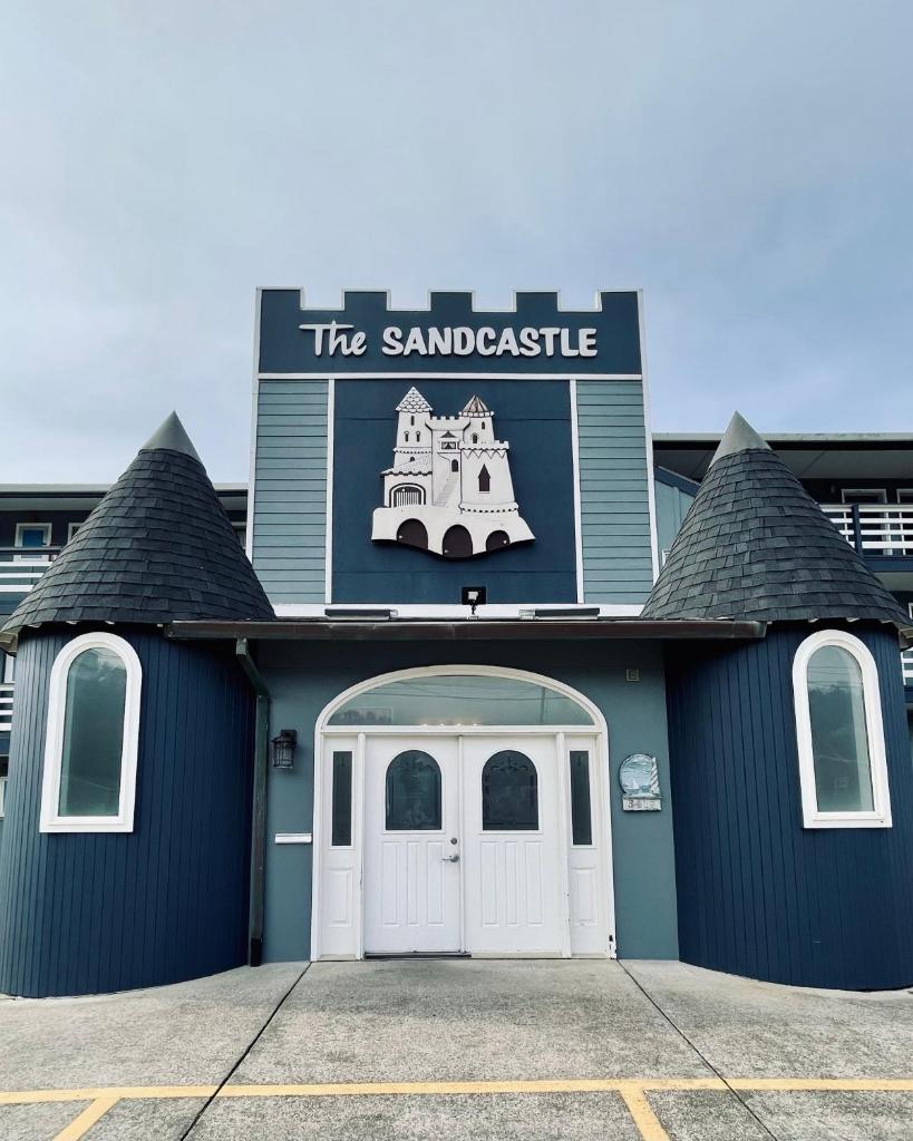 Sandcastle Beachfront Motel image
