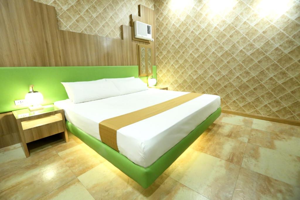 Hotel Ava Cuneta photo 3