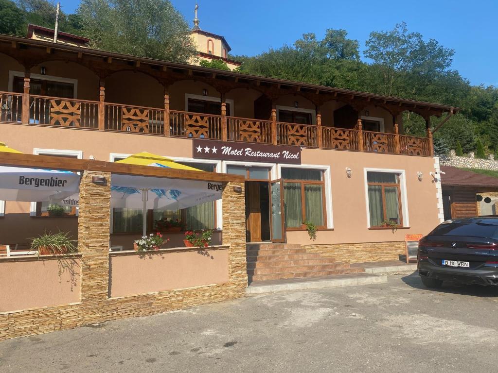 MOTEL Restaurant NICOL ARMENIS photo 1