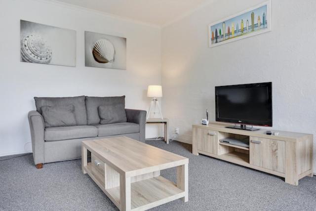 Ocean Drive Apartments photo 4