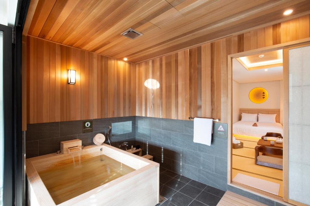 Tomonoya Hotel & Ryokan Daecheon photo 3