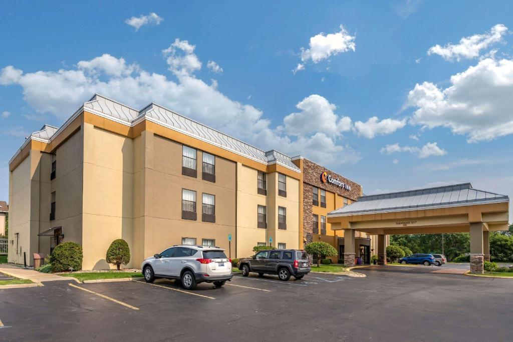 Comfort Inn Wings Stadium image
