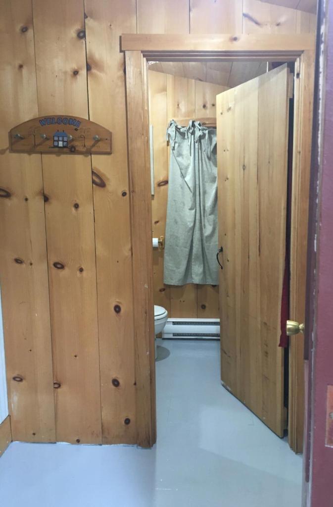 Riverfront Rustic Cottage photo 4