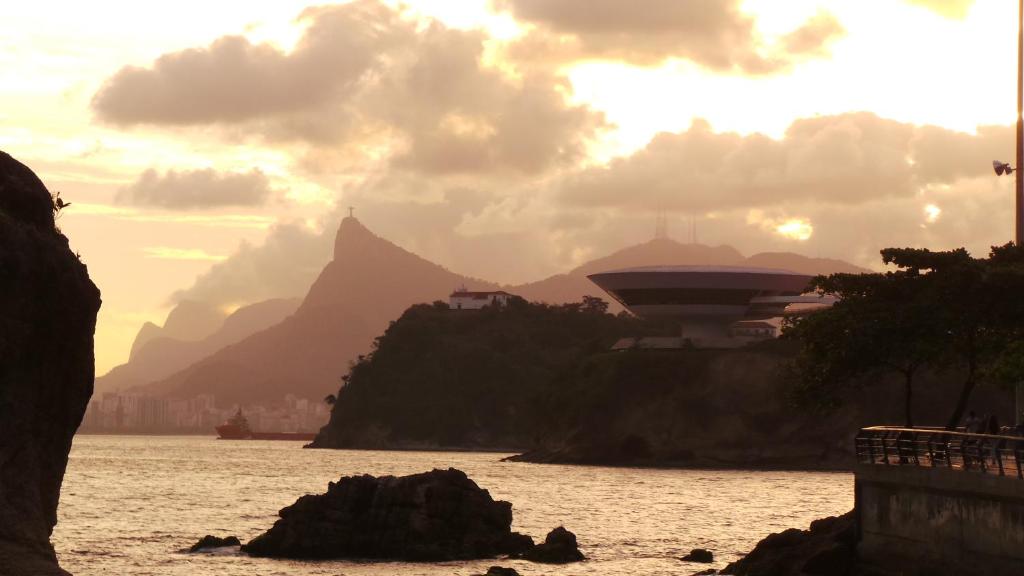 Apto Niterói aluga-se 1 quarto photo 4