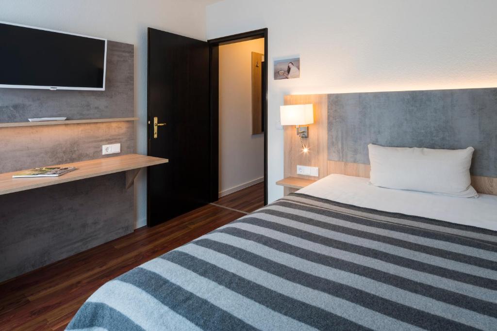 Base I Hotel photo 1