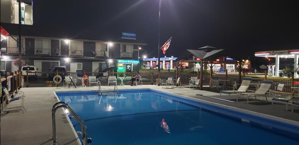 Niagara Falls Courtside Inn