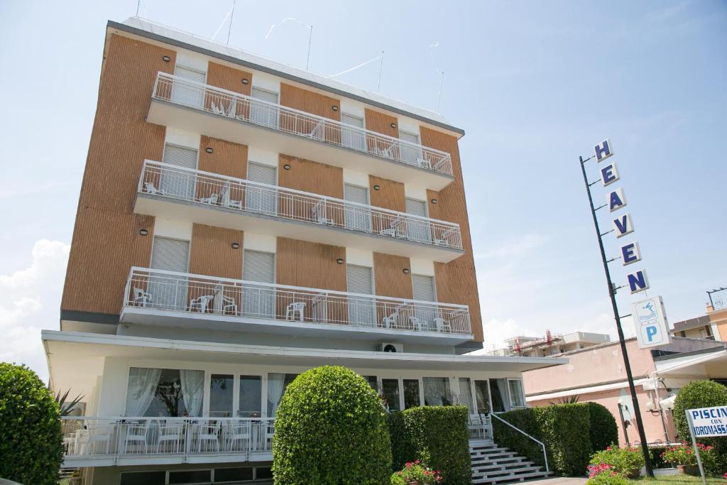 Hotel Heaven photo 2