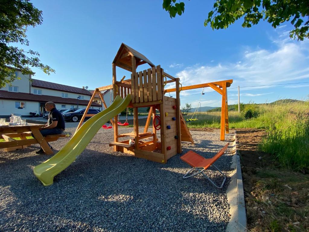 Apartman Fenestra s terasom i pogledom na Gacku photo 4