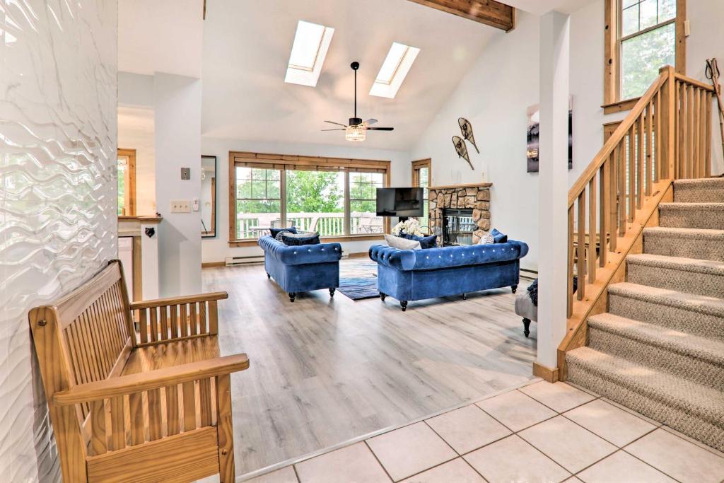 Modern Camelback Mountain Home half Mi to Skiing! photo 3