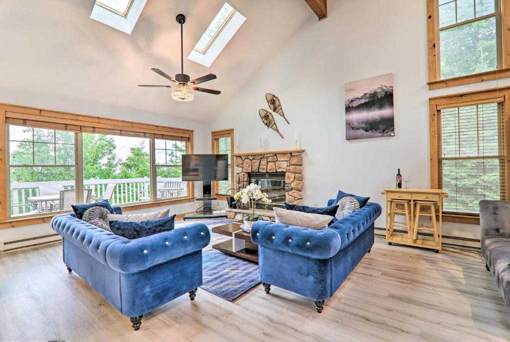 Modern Camelback Mountain Home half Mi to Skiing! photo 4
