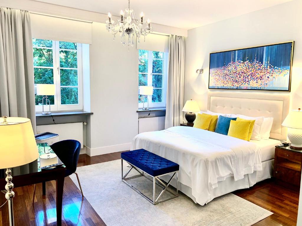Апартаменты (Королевский люкс (180 кв. м), вид на Рыночную площадь), Luxury Apartments Mondrian Market Square I