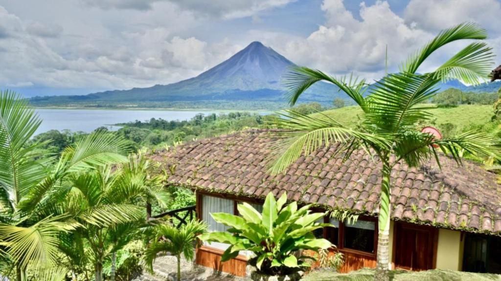 Pie in the Sky 1 Gorgeous Cottage with spectacular scenic views