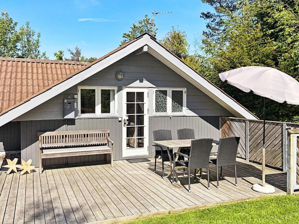 4 person holiday home in R dby photo 4